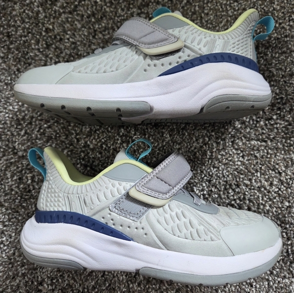 All In Motion Sneakers - Picture 5 of 5